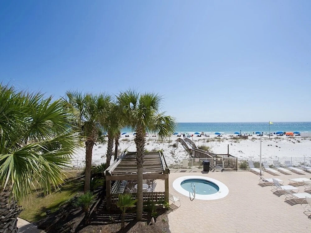 949 West Beach Condo - 2 Br condo by RedAwning