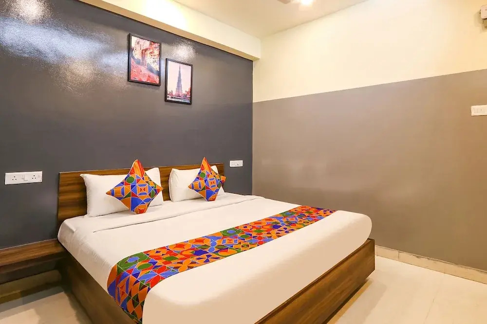 FabHotel Starhood