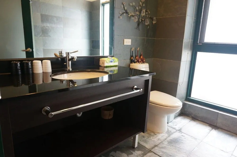 Emma Dora Hotspring B&B-JiaoXi