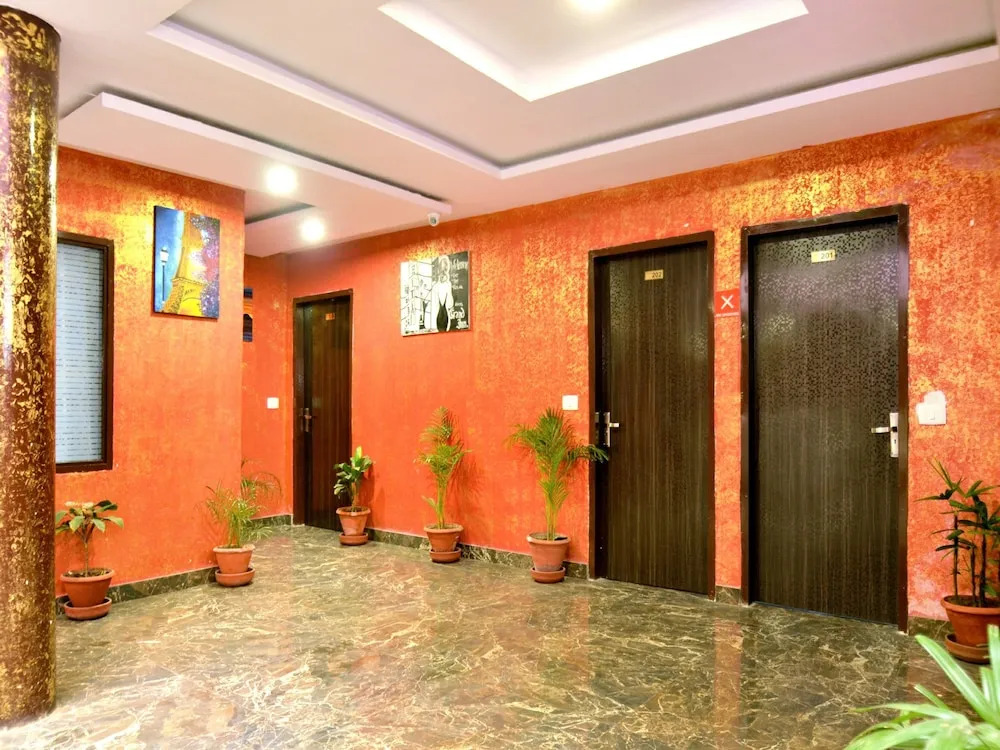 OYO 8622 Hotel Grand Inn