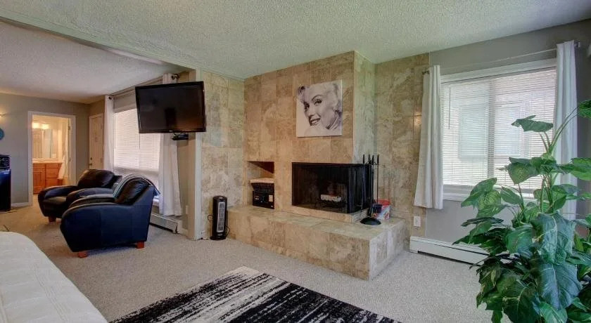 Anchorage Uptown Suites-Condos