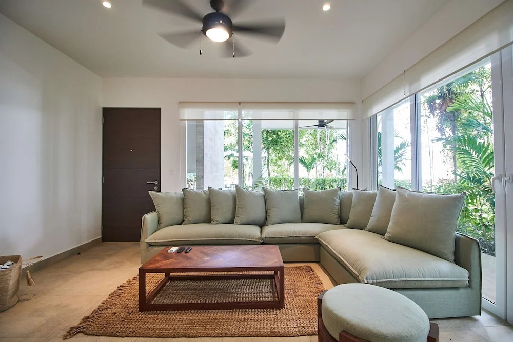 Amazing Apartment With Pools Gym BBQ Yoga Deck
