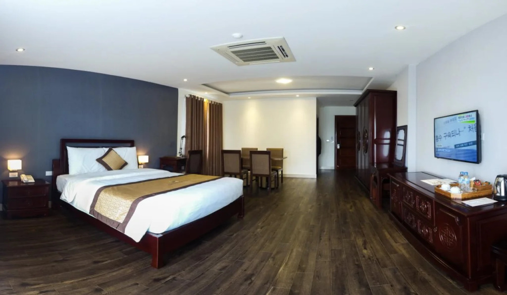 Cherry Hotel 1