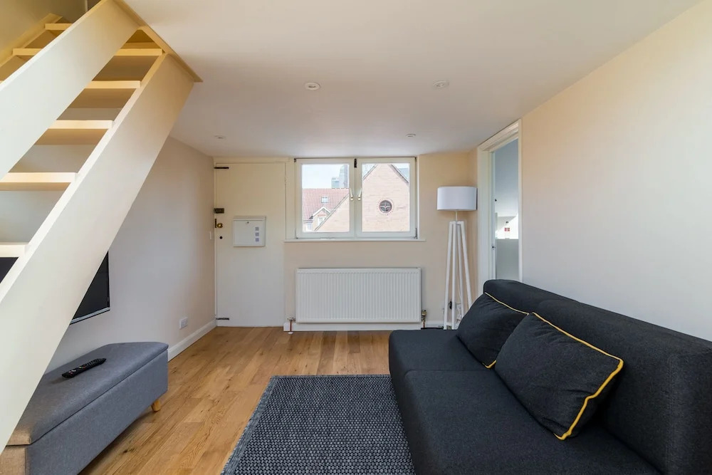 Beautiful 1 Br Home Near River Thames Fits 4