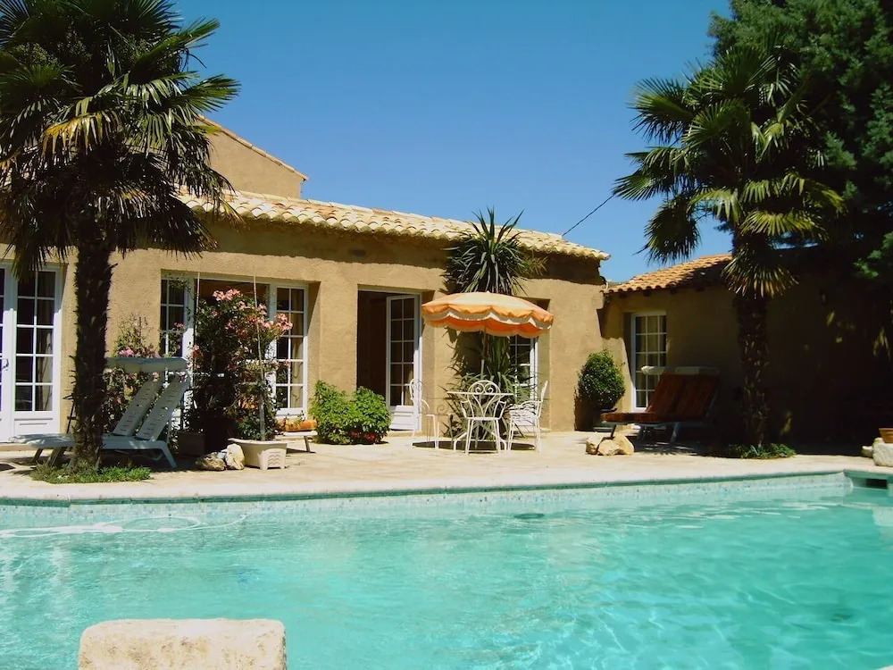 Gites Climatisés Piscine Chauffée La Balancelle