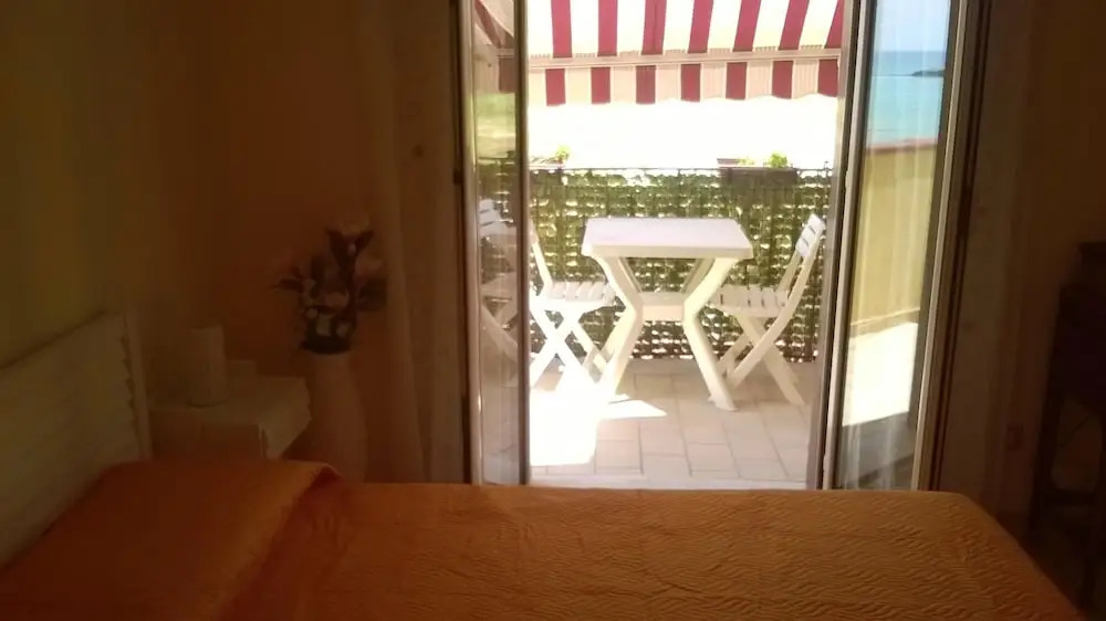 Apartment With 4 Bedrooms in Lido Rossello, With Wonderful sea View, Enclosed Garden and Wifi