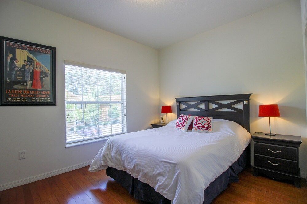 Executive Two Bedroom 203 Apts