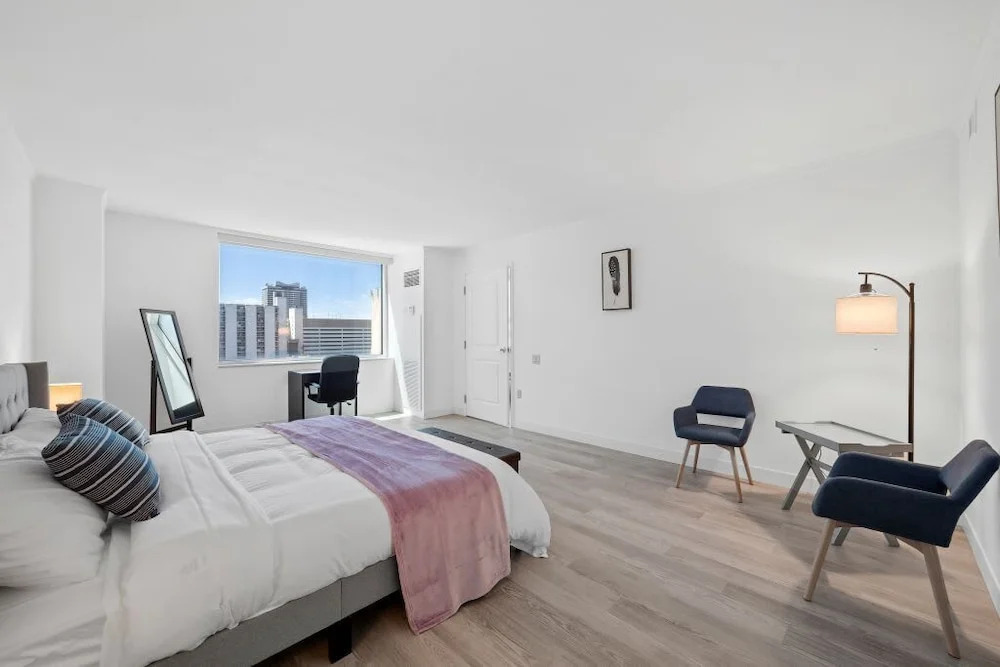 CozySuites at Showboat Bold Beachfront Condo