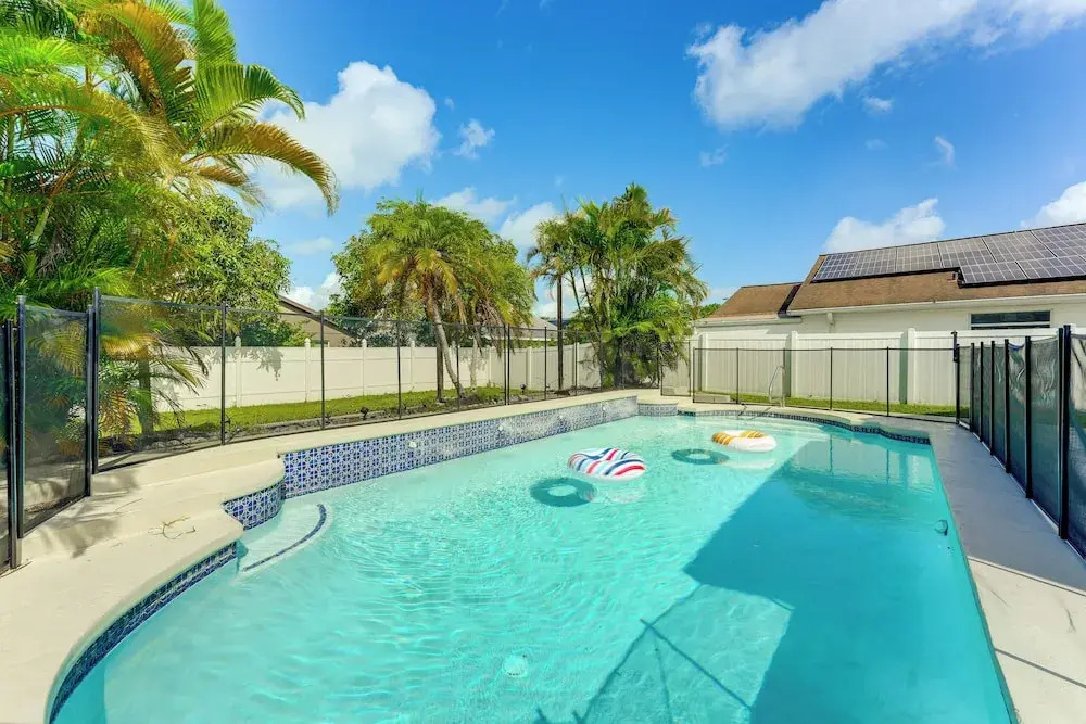 Disney-themed Home: Swim, BBQ & Explore Kissimmee!