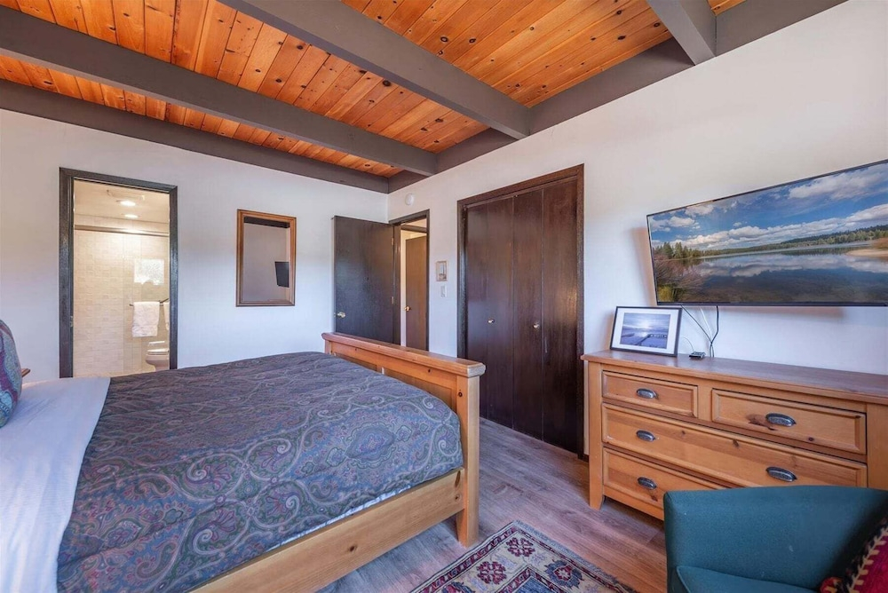 Tahoe City - Lake Forest Condo 3 Bedroom Condo