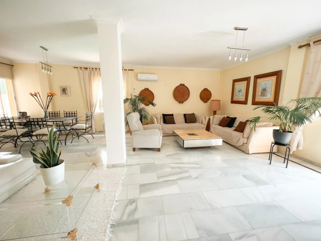 Nice 5BDR Villa close to Puerto Banús, DOUVLE_COM