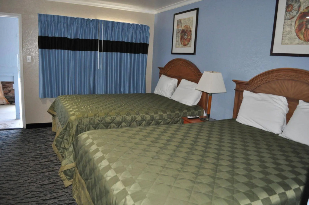 Salt Air Lodge