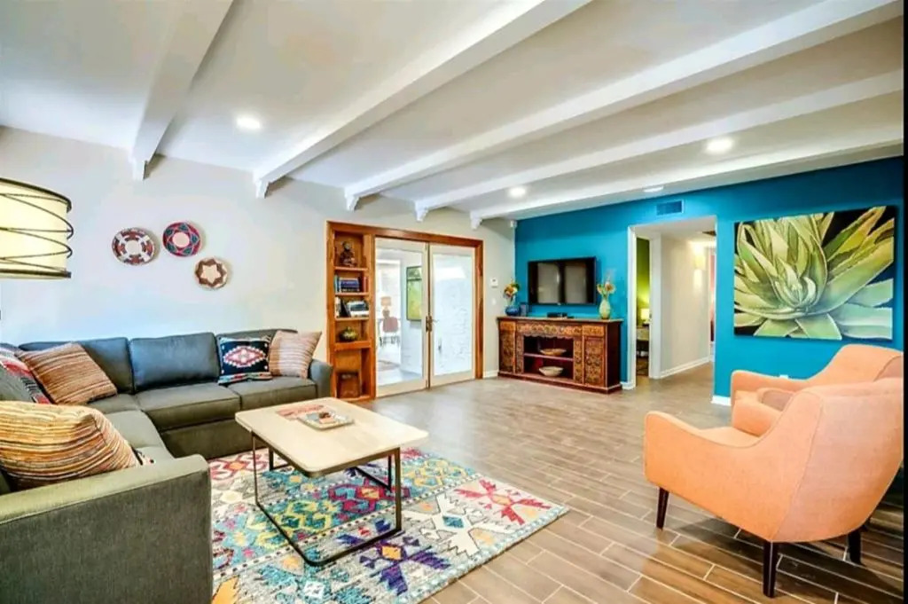 Tranquil oasis near Old Town, hot tub, mountain views