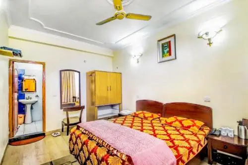 1 BR Boutique stay in Bhimtal, by GuestHouser (D307)