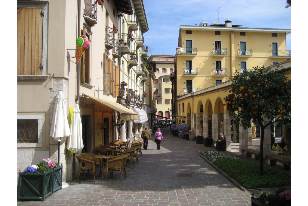 Silvy Apt Salo Charming & Near Center