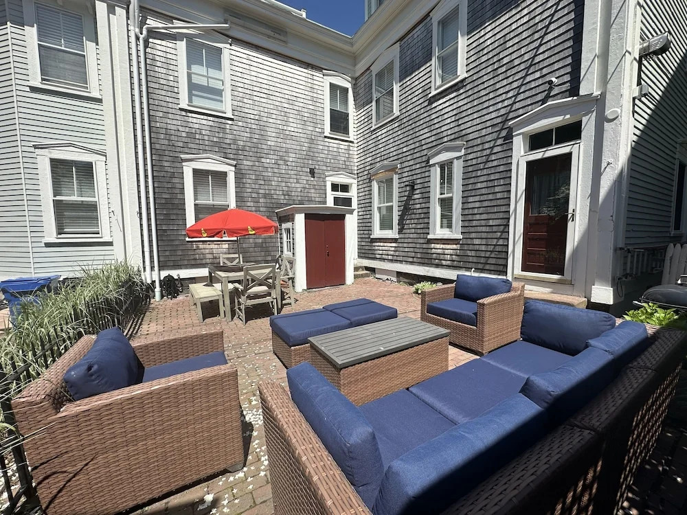 Charming Victorian Home Downtown Newport