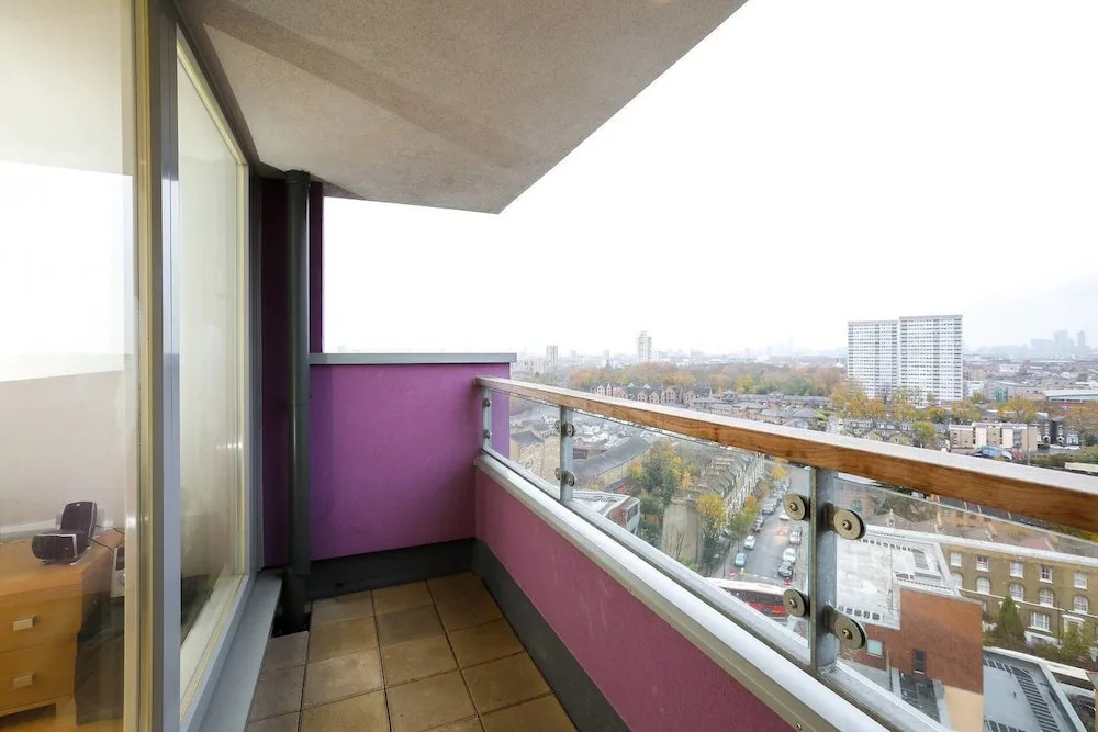 Great 2BR Flat - 10 min to Stratford & Victoria Pk