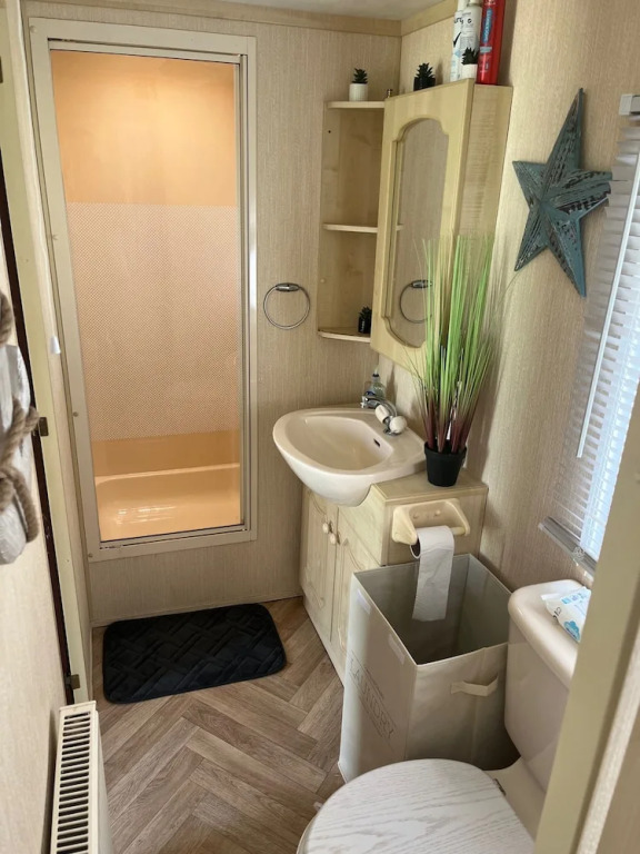 Skegness 2-bed Caravan, Sleeps 6, 6 Mins to Beach