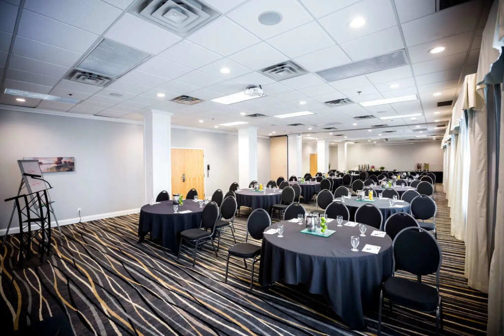 Cambridge Hotel and Conference Centre