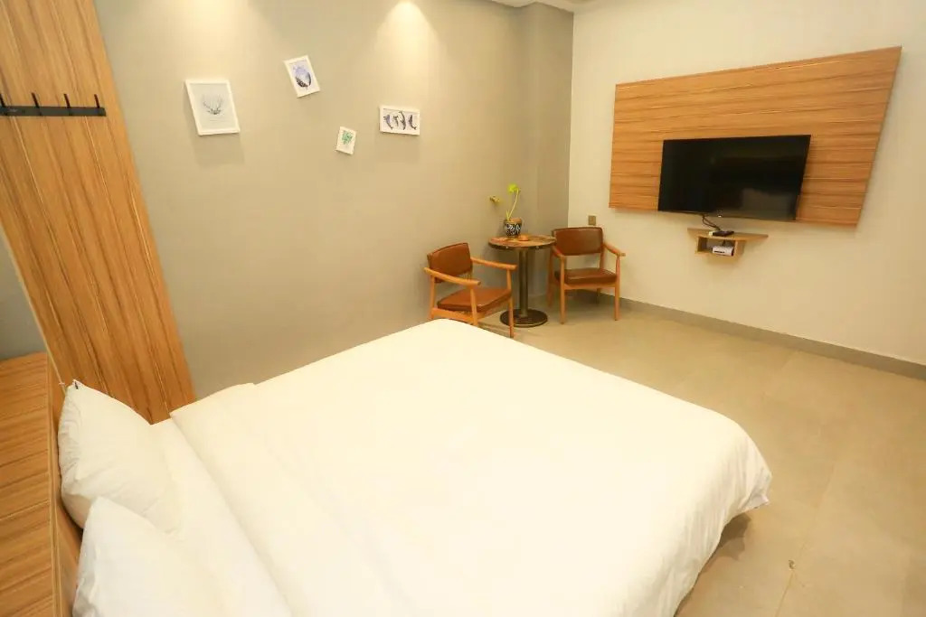Shantou Leyi Express Hotel