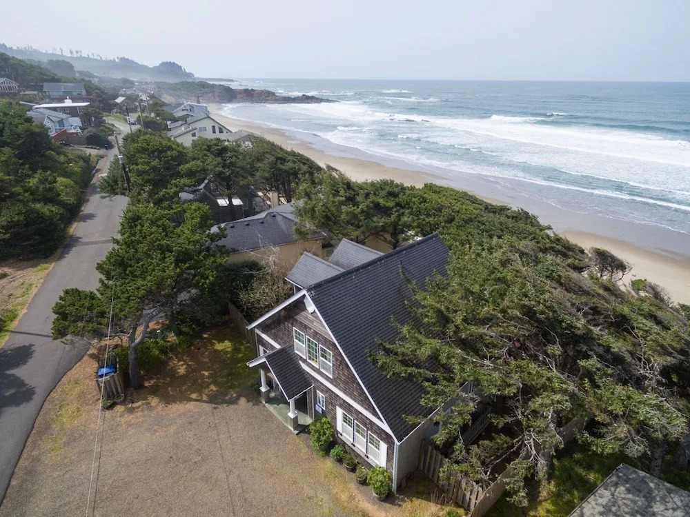 Sheltering Pines 4 Br cottage by RedAwning