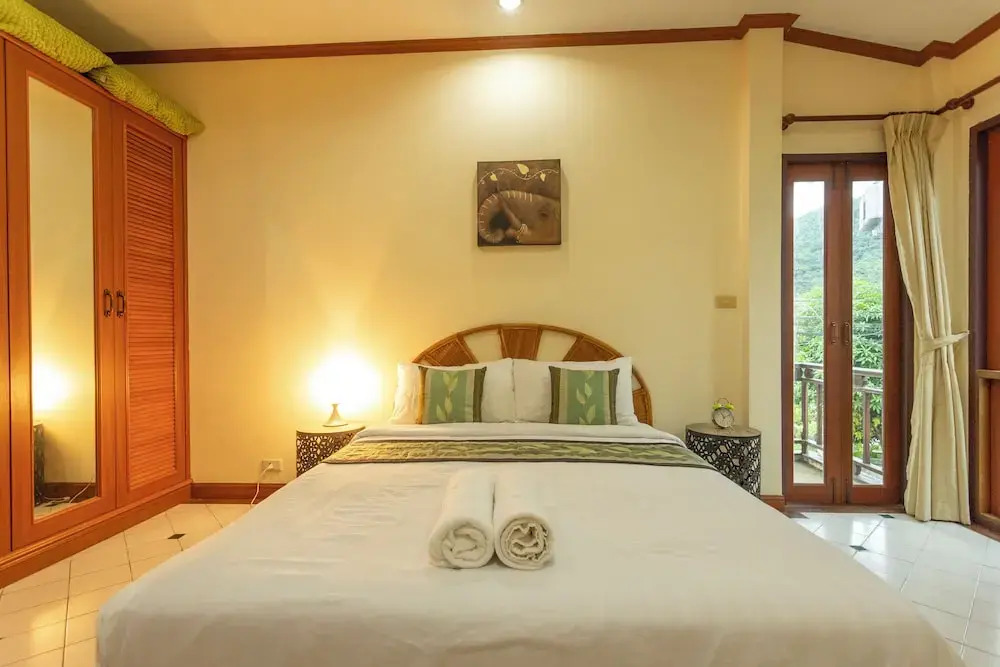 Thai-Style Villa with Charm V114