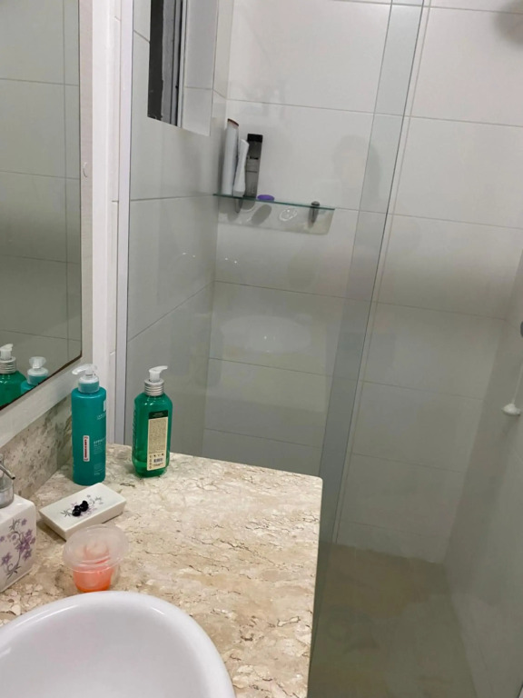 Suíte 1 com cama de casal,em apartamento compartilhado ar condicionado, tv, e Wi-fi -frigobar