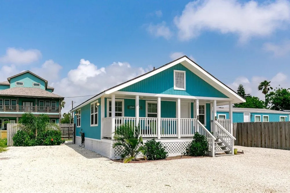 Sugar Shack Cottage in Port A by RedAwning