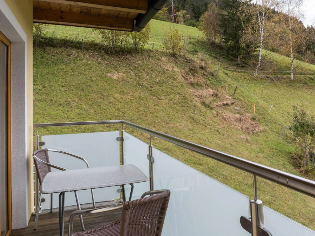 Cozy Holiday Apartment in Zell am See With a Balcony Near the ski Area