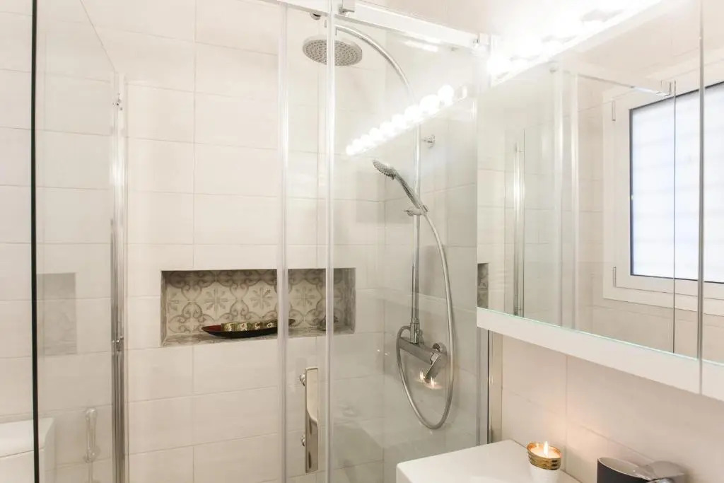 HIGHEND 2BDR Full APT/ IDEAL LOCATION (and Netflix)