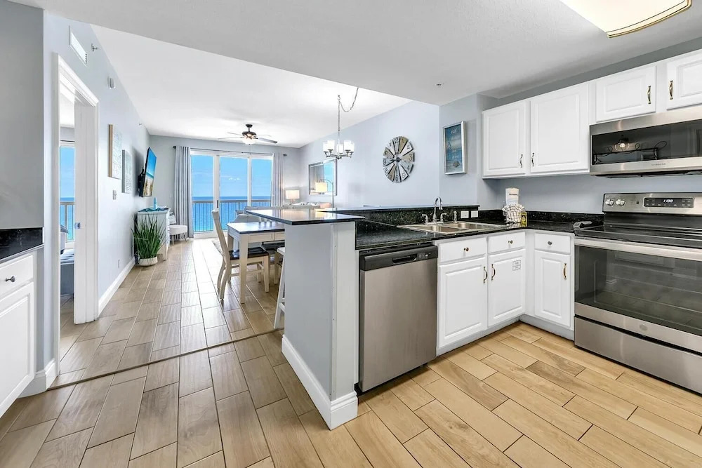 Calypso 2-1102 West