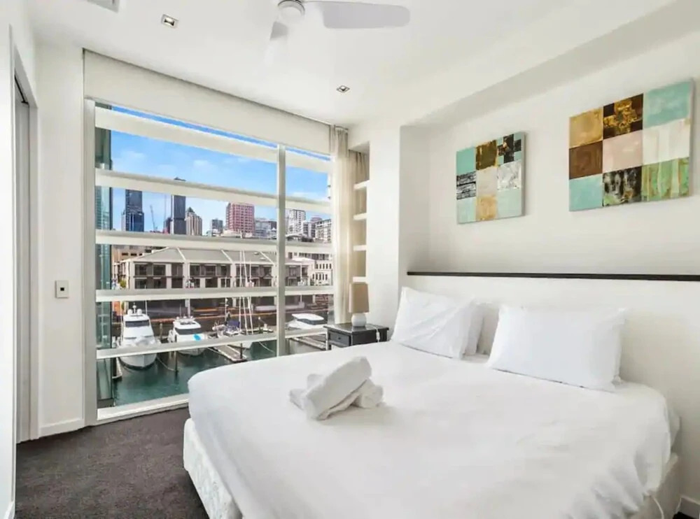 Stunning 2BR + Viaduct Views+Parking Zodiak Stays