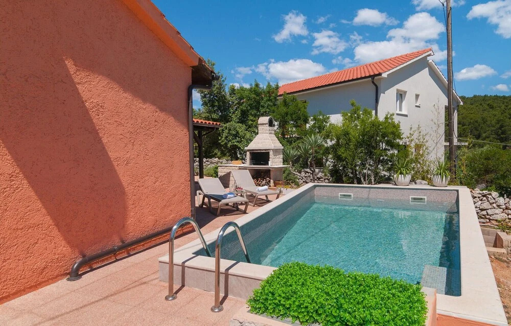 Beautiful Home in Mudri Dolac With Sauna, Wifi and 4 Bedrooms
