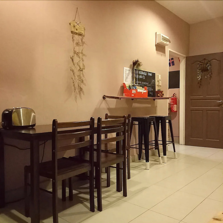 HOOD - Hostel