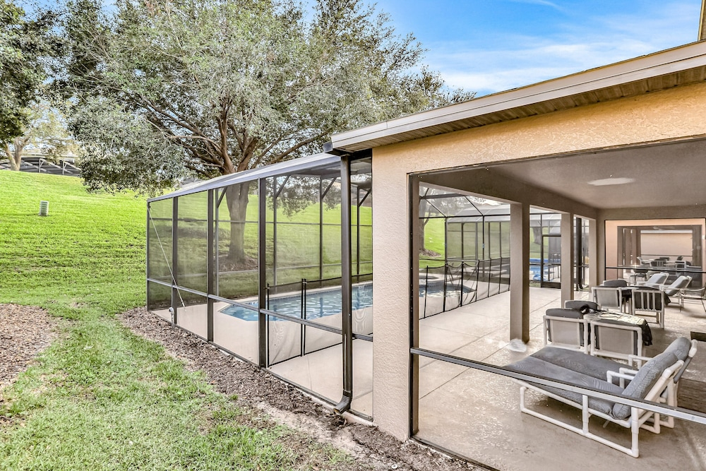 Charming Home With Pool, Pool Spa, Lanai, Central AC, & Washer/dryer
