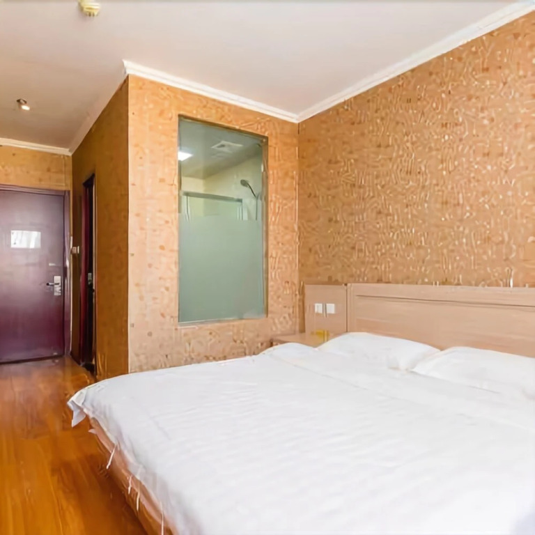 Super 8 Shenyang Liutiao Lake North Tower