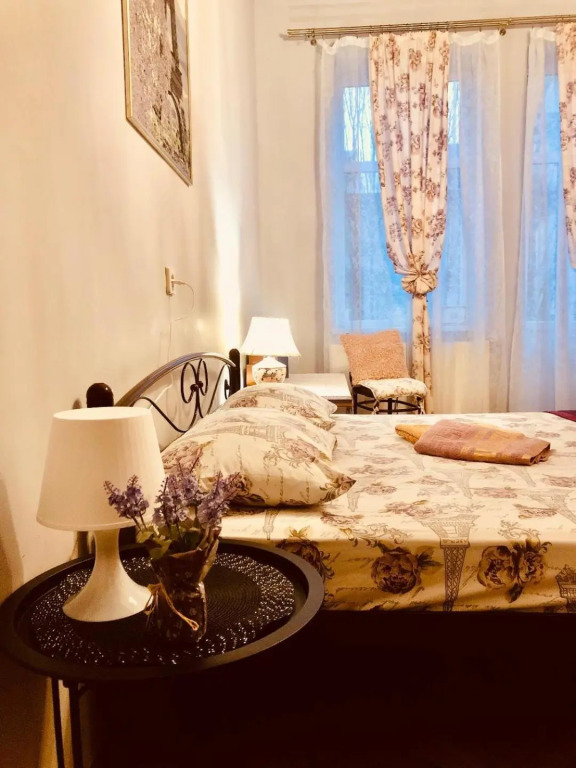 Vintage Apartment 2 rooms with Balcony