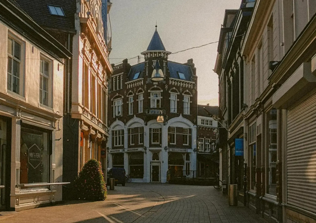 Stadsvilla Tilburg met tuin, Luxury Hendrik