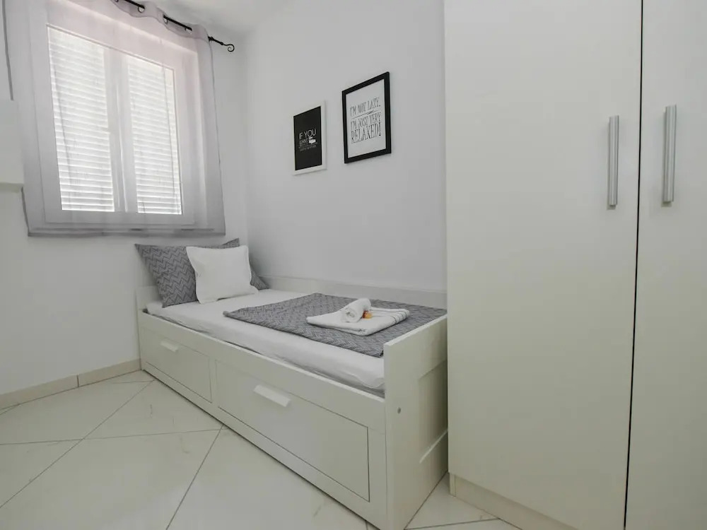 Luxurious Apartment in Novalja Near Sea