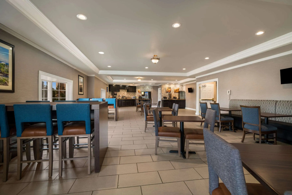 Comfort Inn & Suites Plattsburgh - Morrisonville