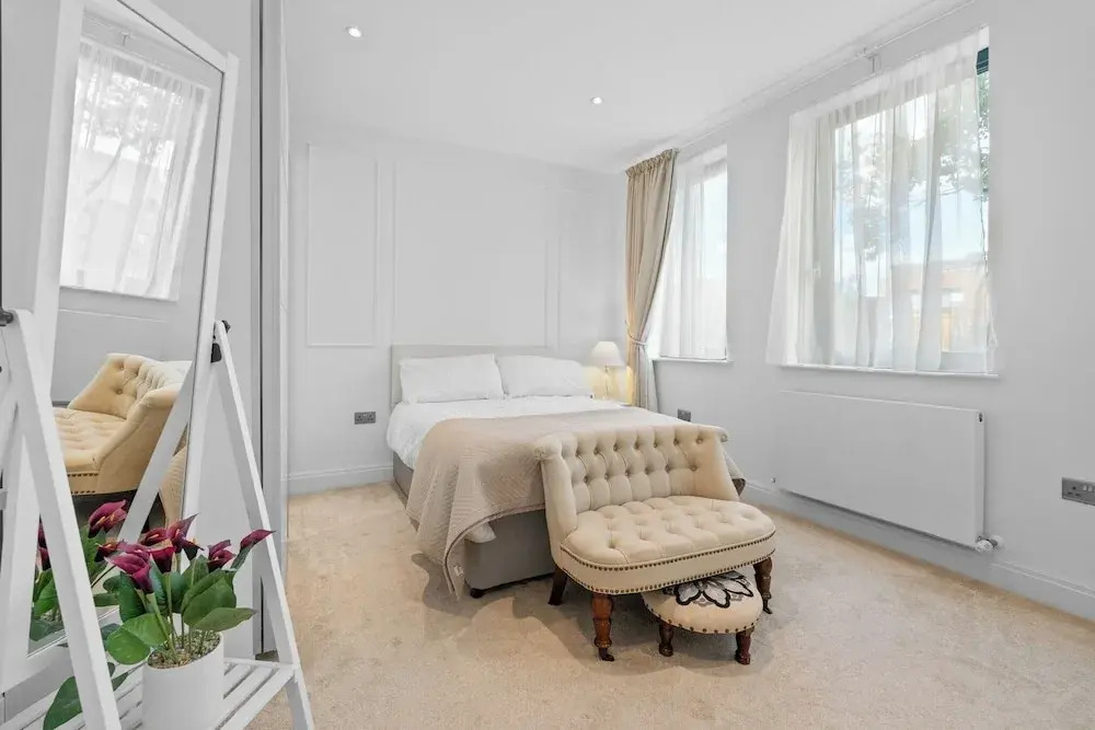 London Road Apartment in Isleworth