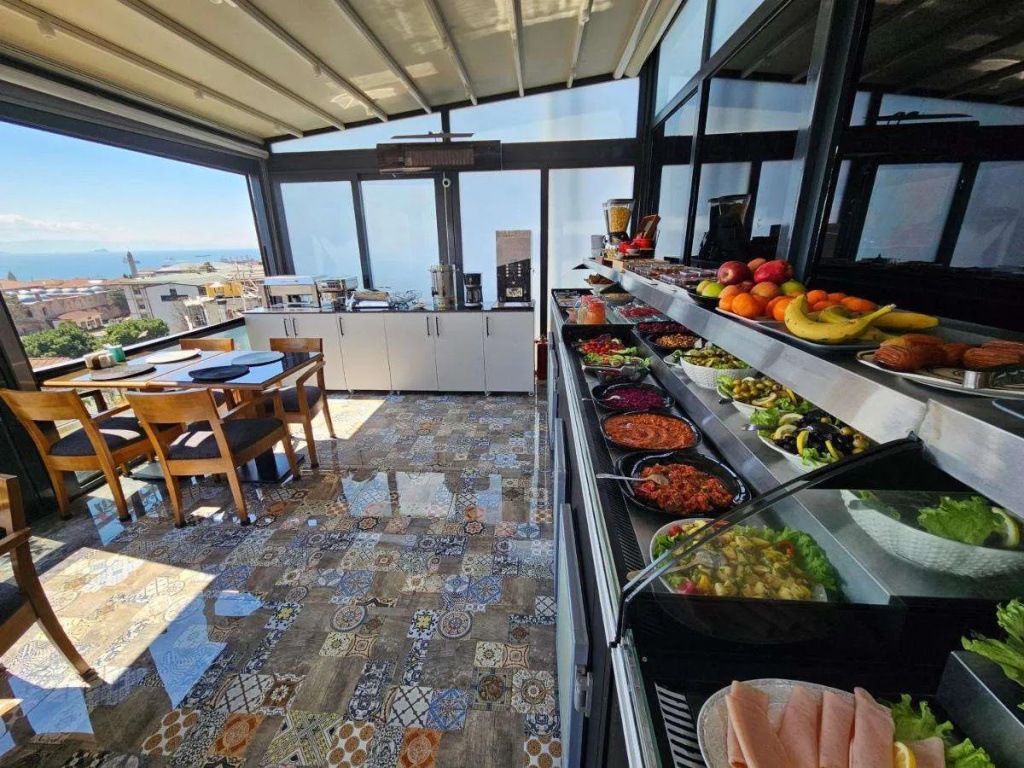 Anthemis Hotel