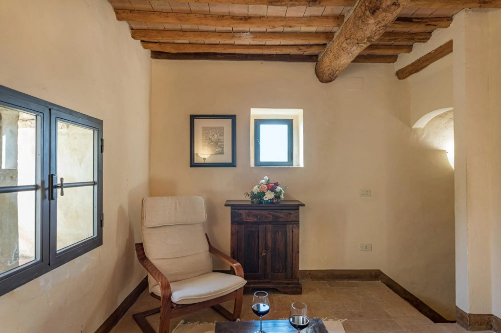 Charming villa with private garden and pool, located in panoramic position between Firenze, Volterra-VILLA LINCHIANO