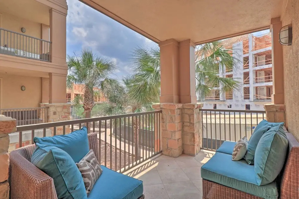Lake LBJ Condo w/ Balcony & Shared Boat Docks