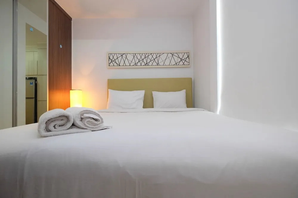 Modern Style Studio Apartment at Azalea Suites with City View