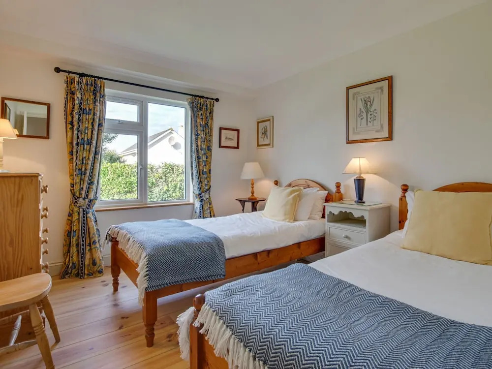Beautiful, Detached Holiday Home With Open Fireplace and Large Garden in Cornwall