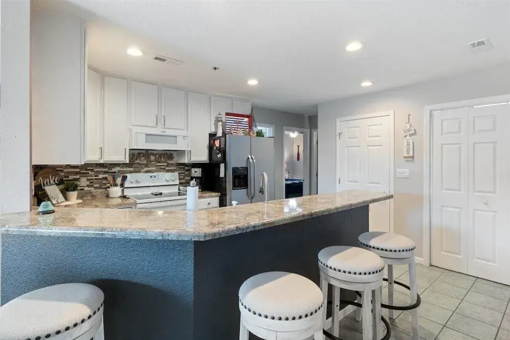 Lakeview Condo, Pools, Patio With Grill, Near PB2 Launch