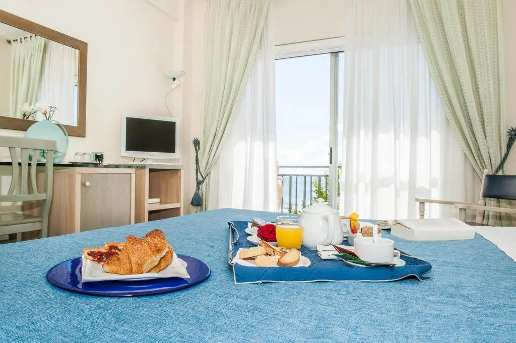 Summit Hotel