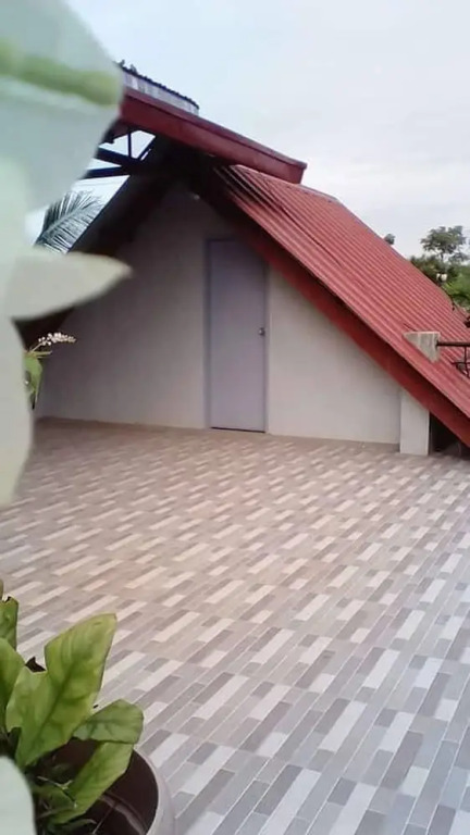 A Unique and Cozy Wholehouse in Babak Samal Island