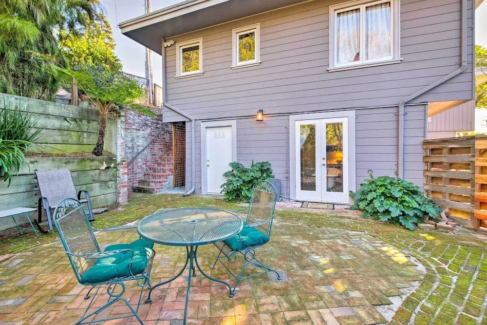 Walk to Keller Beach: Waterfront Studio w/ Hot Tub